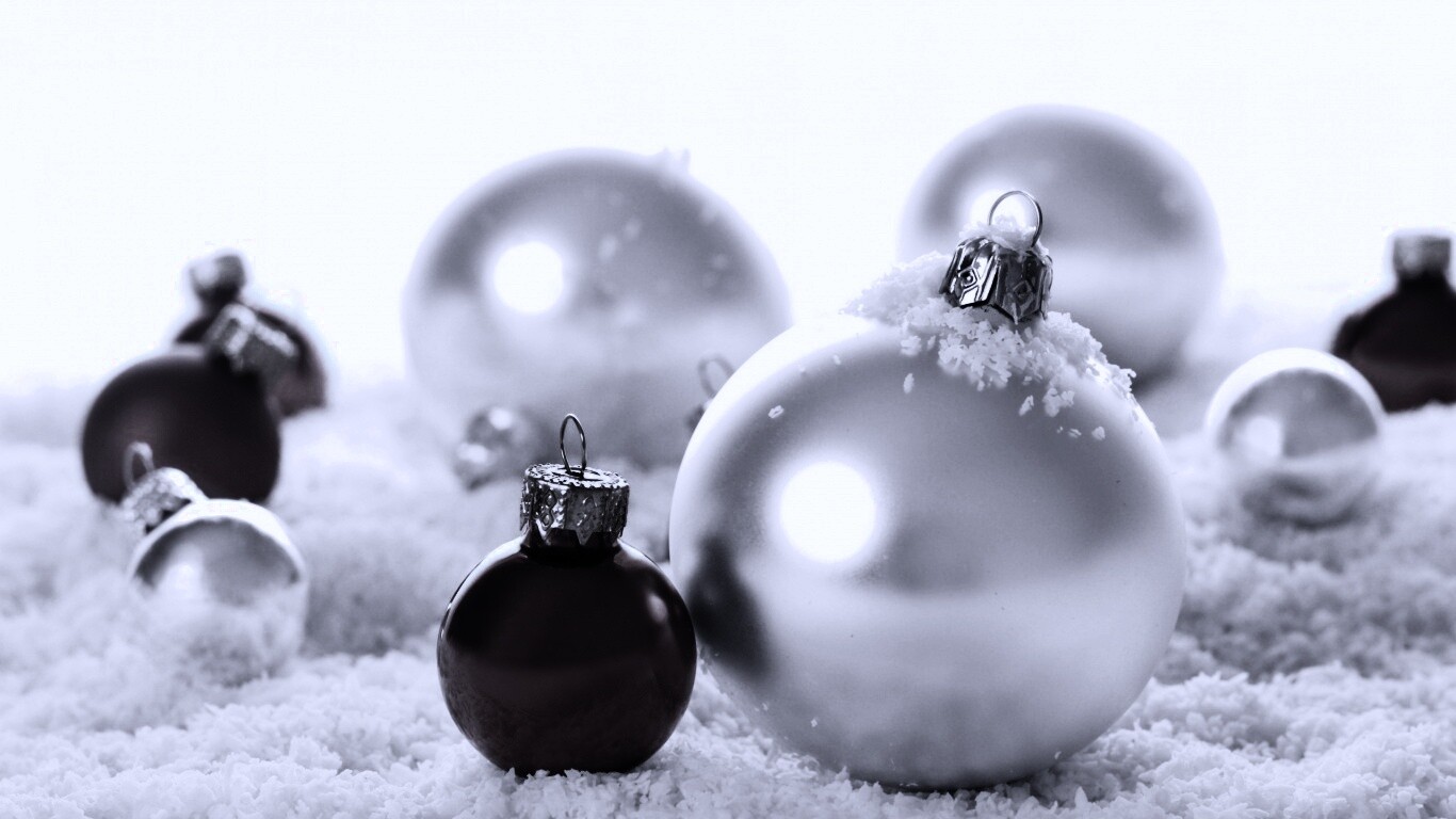 Красно-белые игрушки  обои