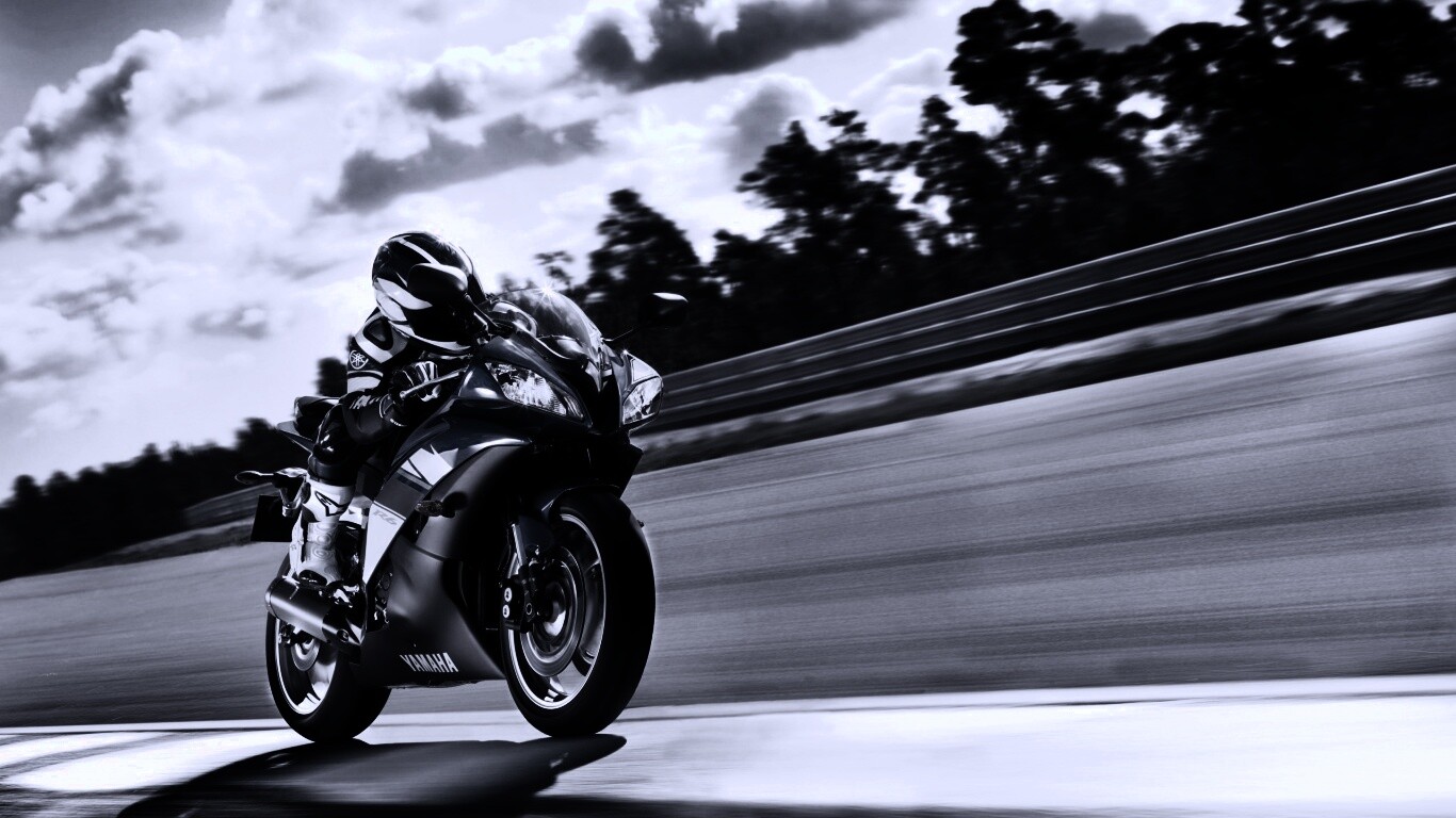 Мотоциклист на треке обои