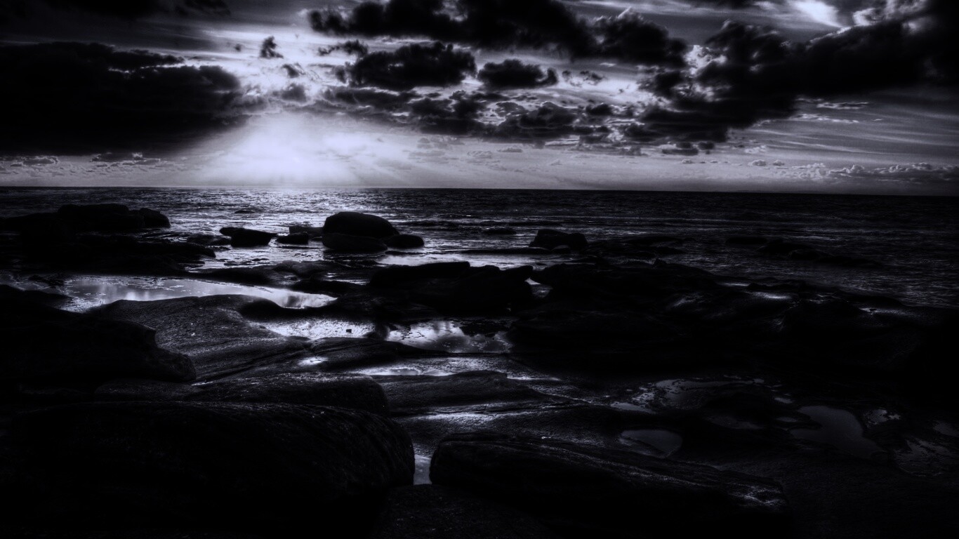 Каменистый берег на закате обои