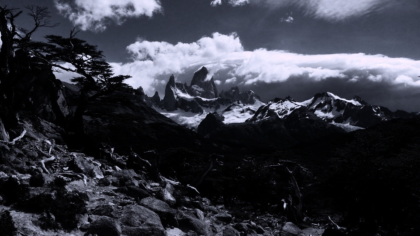 Далекие горные вершины обои