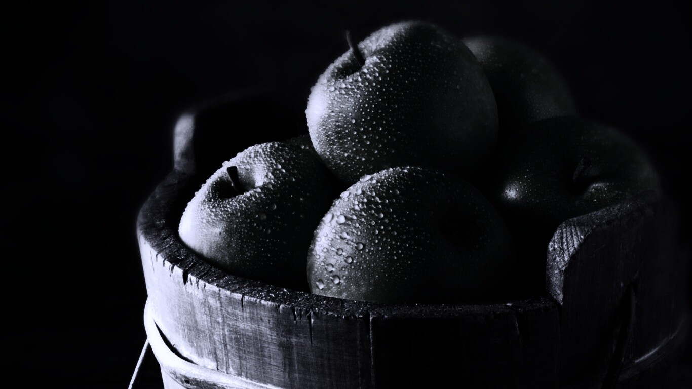 Ведро зеленых яблок обои