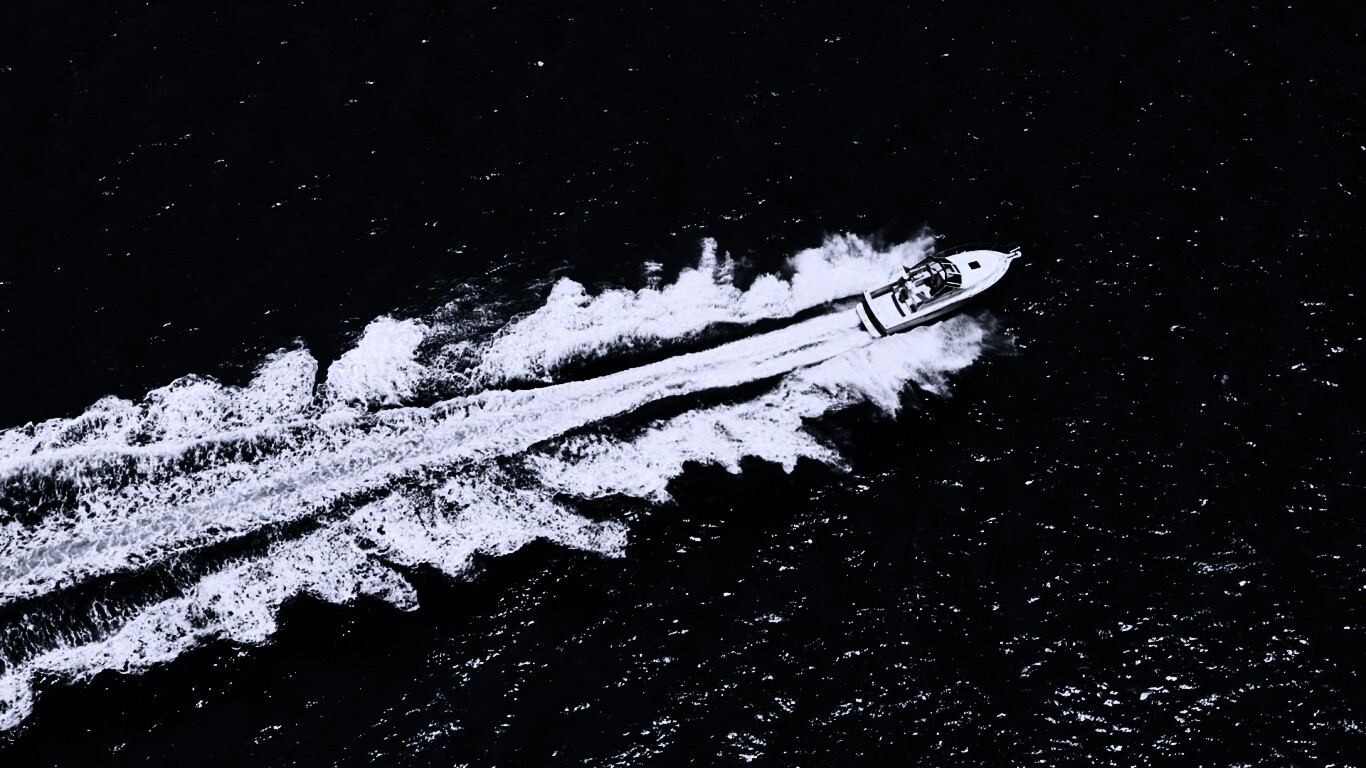 Вид на катер обои