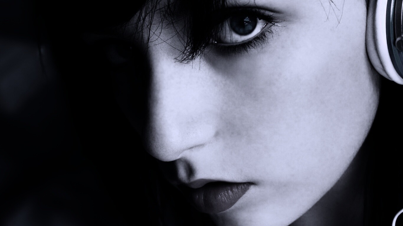 Наушники и девушка обои