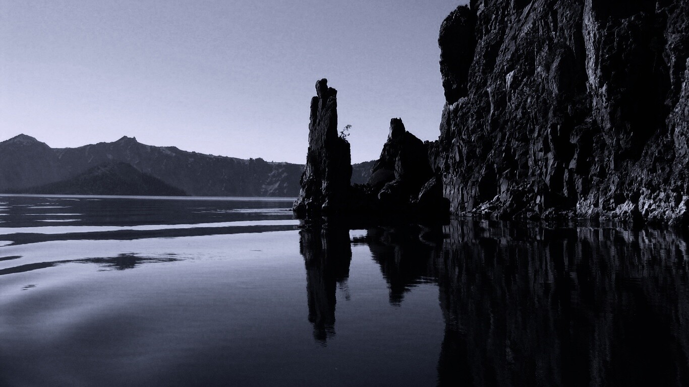 Скалистый берег обои