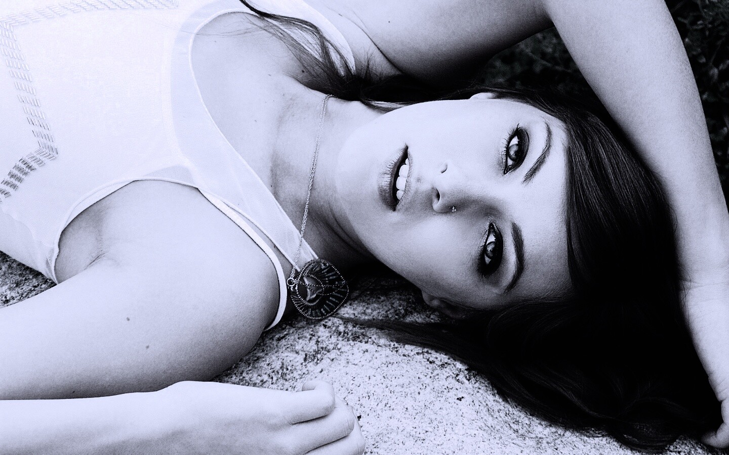 Глаза цвета моря обои