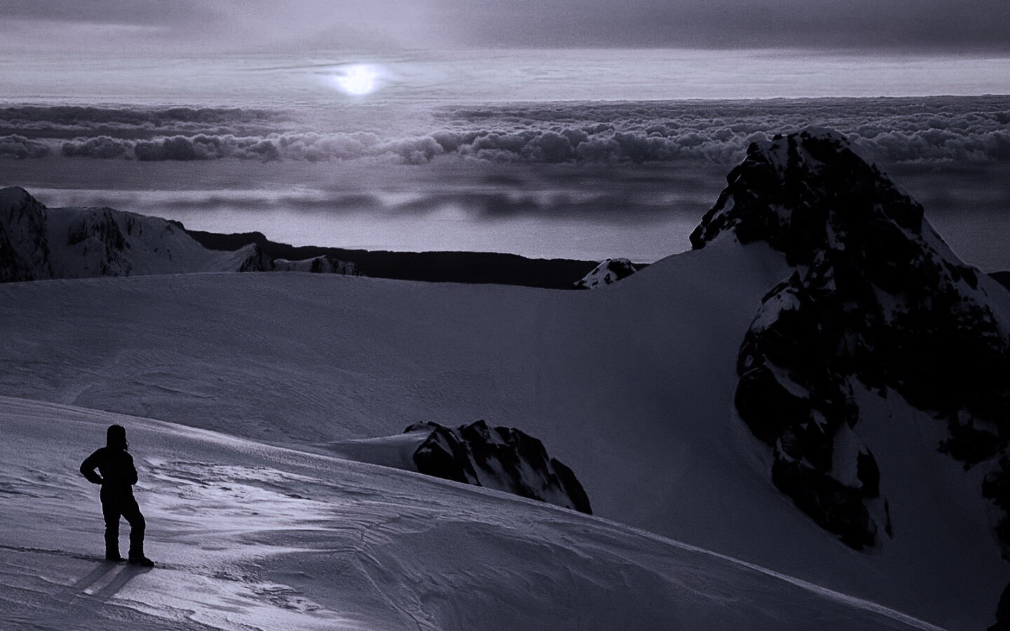 Путешественник в горах обои