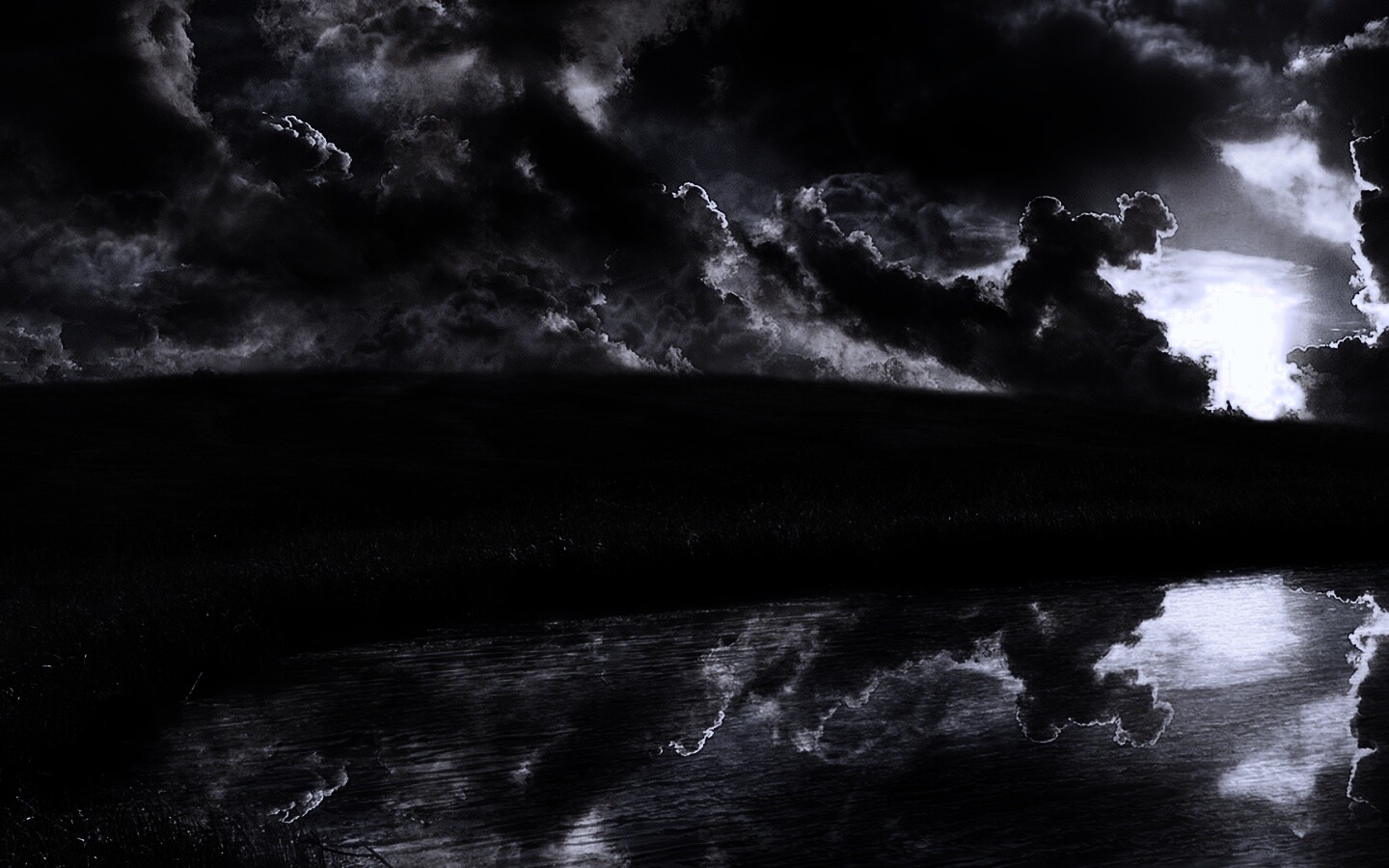 Тучи над лугом обои