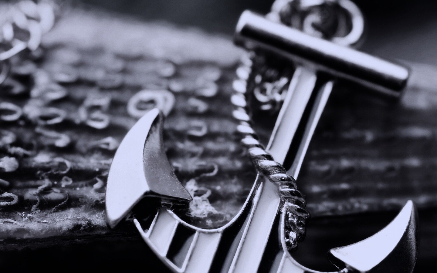 Кулон в виде якоря обои