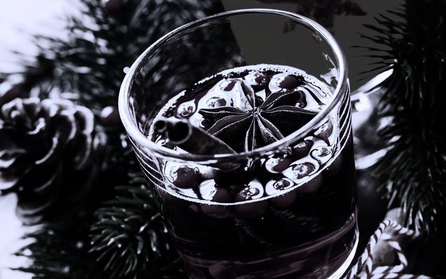 Глинтвейн с палочкой корицы обои