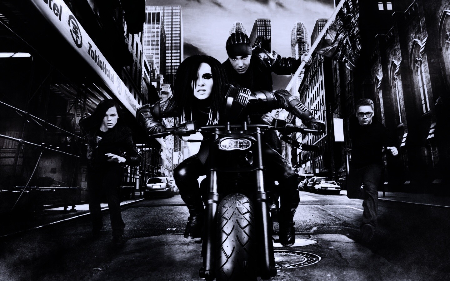 Tokio Hotel на мотоцикле обои