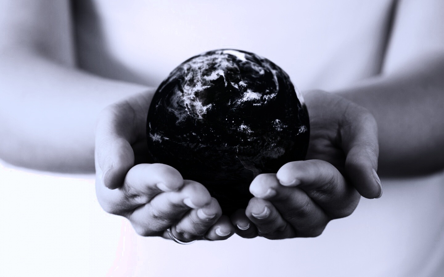 Весь мир в твоих руках обои