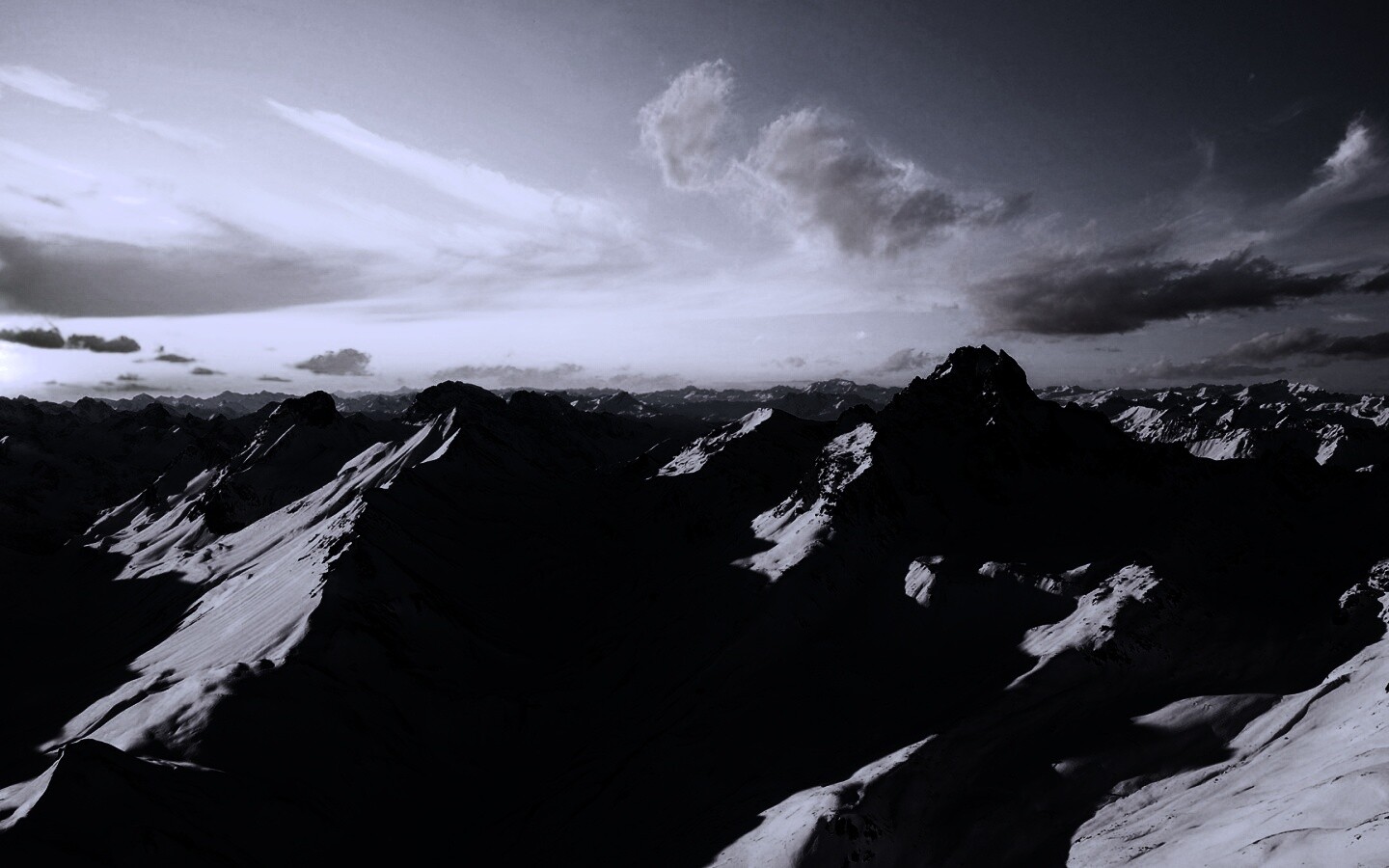 Залитые солнцем горы обои