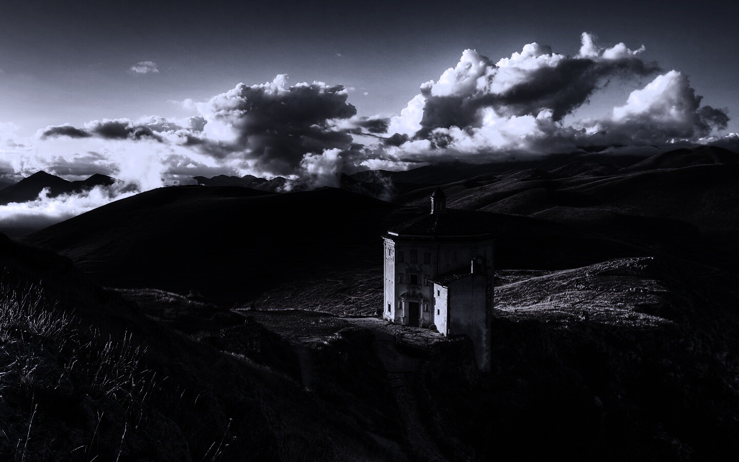 Горная церковь обои