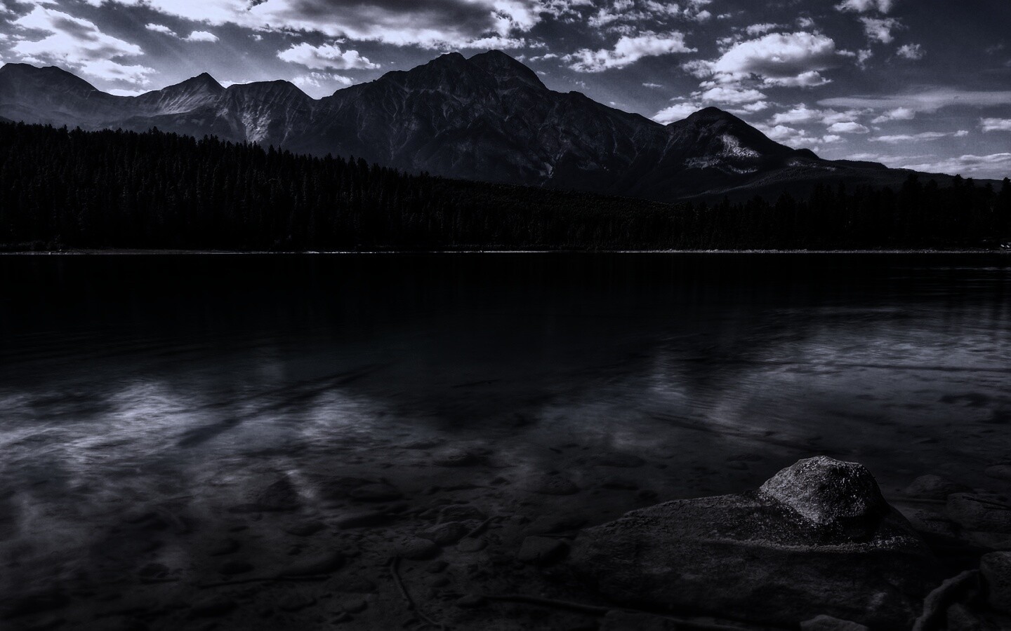 Зеленое озеро обои