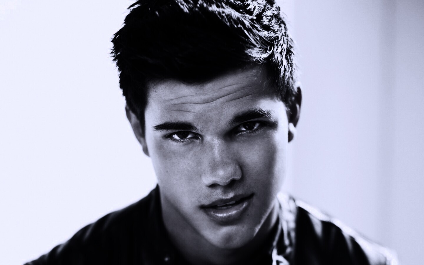 Тайлор Лотнер обои