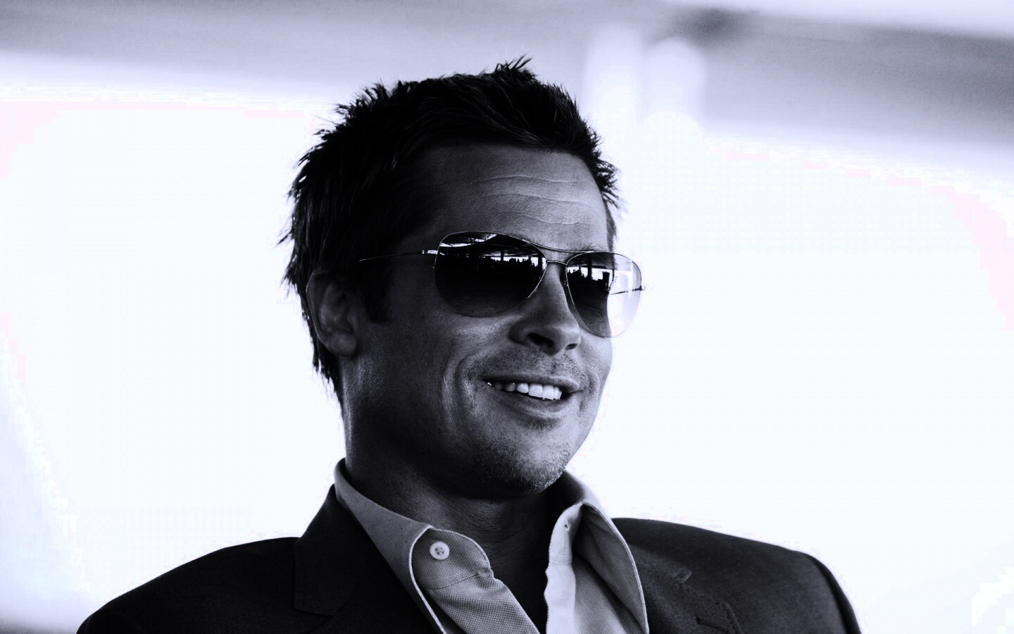 Брэд Питт в очках обои