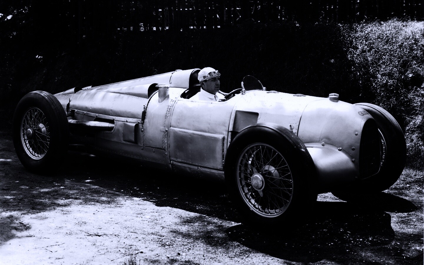 Старинный гоночный автомобиль обои