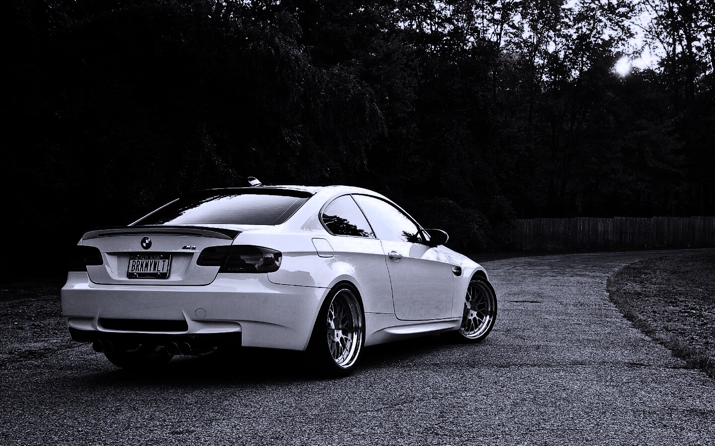 Белый BMW M3 обои