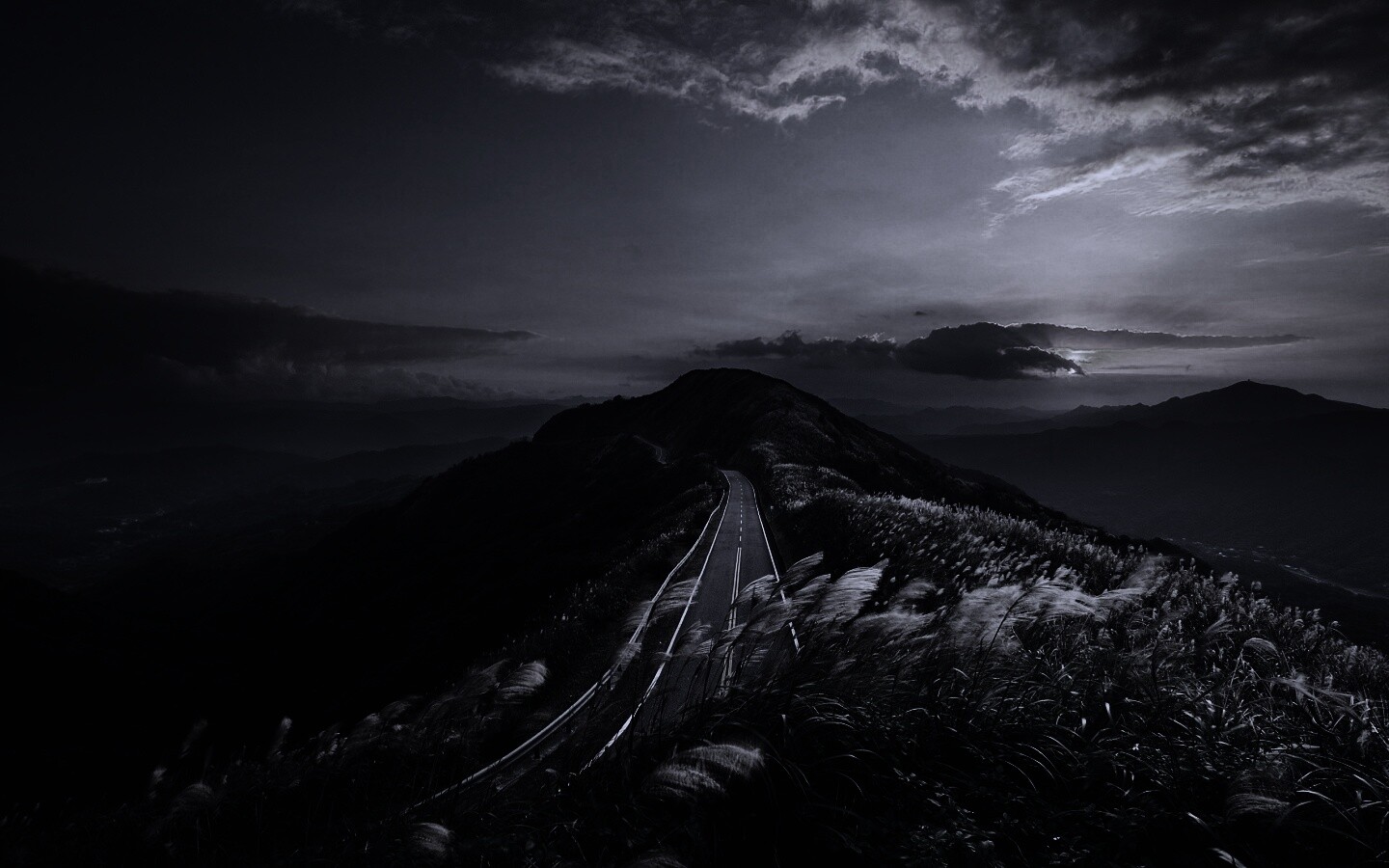 Дорога вдоль вершины холма обои