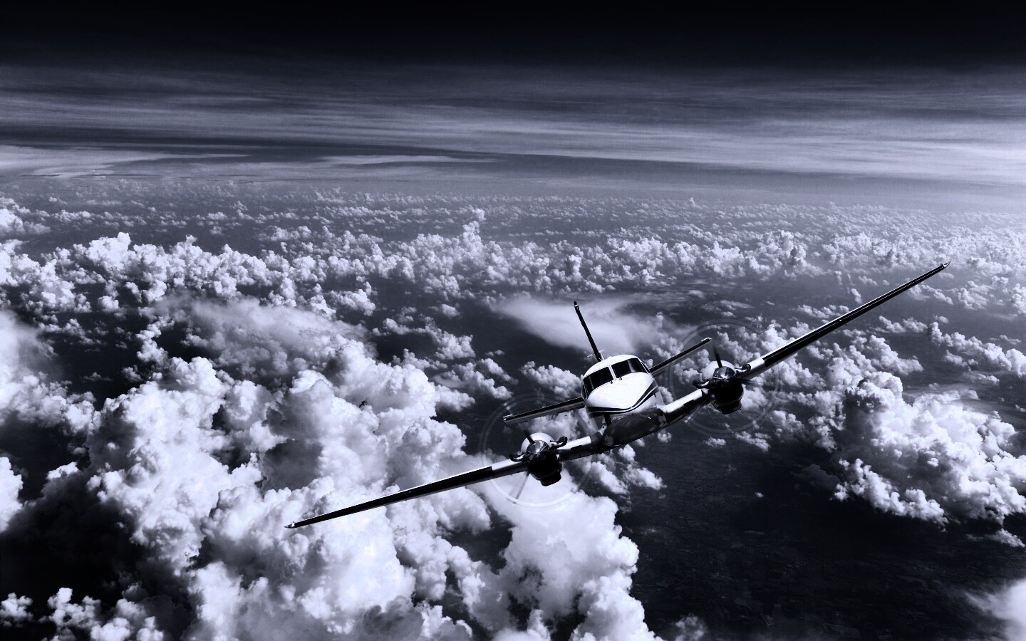 Самолет над облаками обои