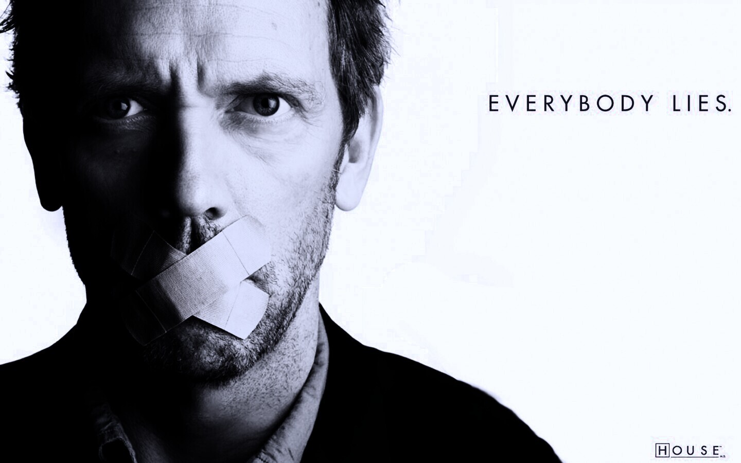 Хаус с пластырем на рту обои