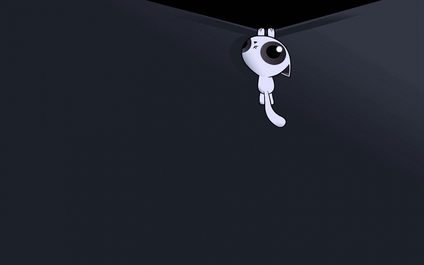 Кот, зацепившийся за край обои