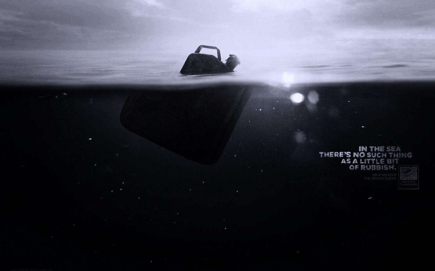 Не бывает "немного" мусора обои