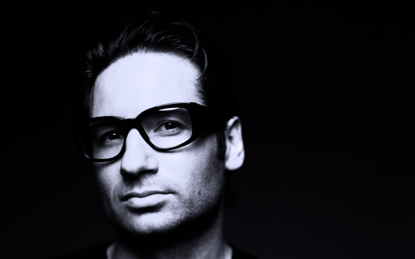 Дэвид Духовны обои