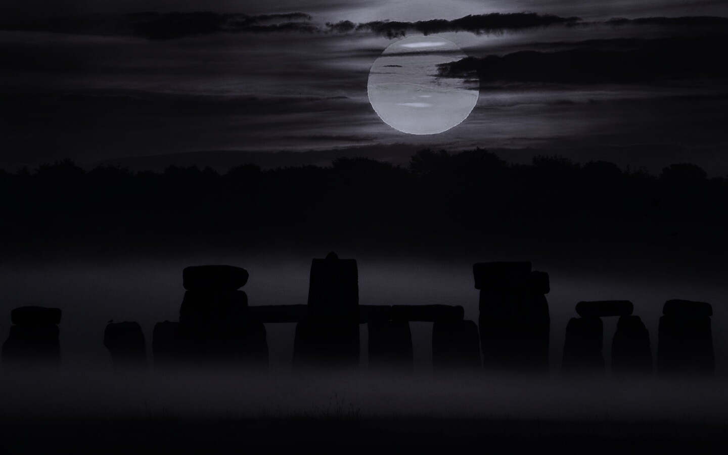 Стоунхэндж в утреннем тумане обои