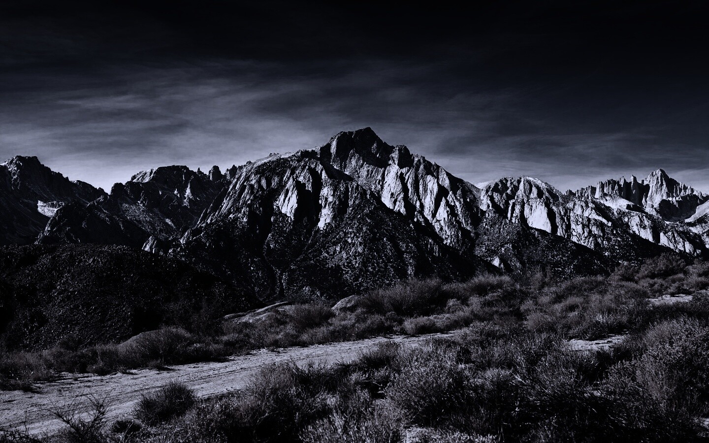 Горы у пустыни обои