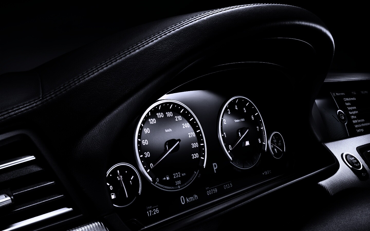 Приборная панель BMW F10 обои