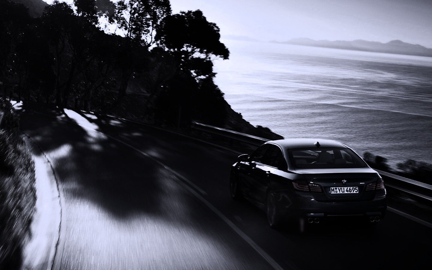 BMW F10 на горной дороге  обои