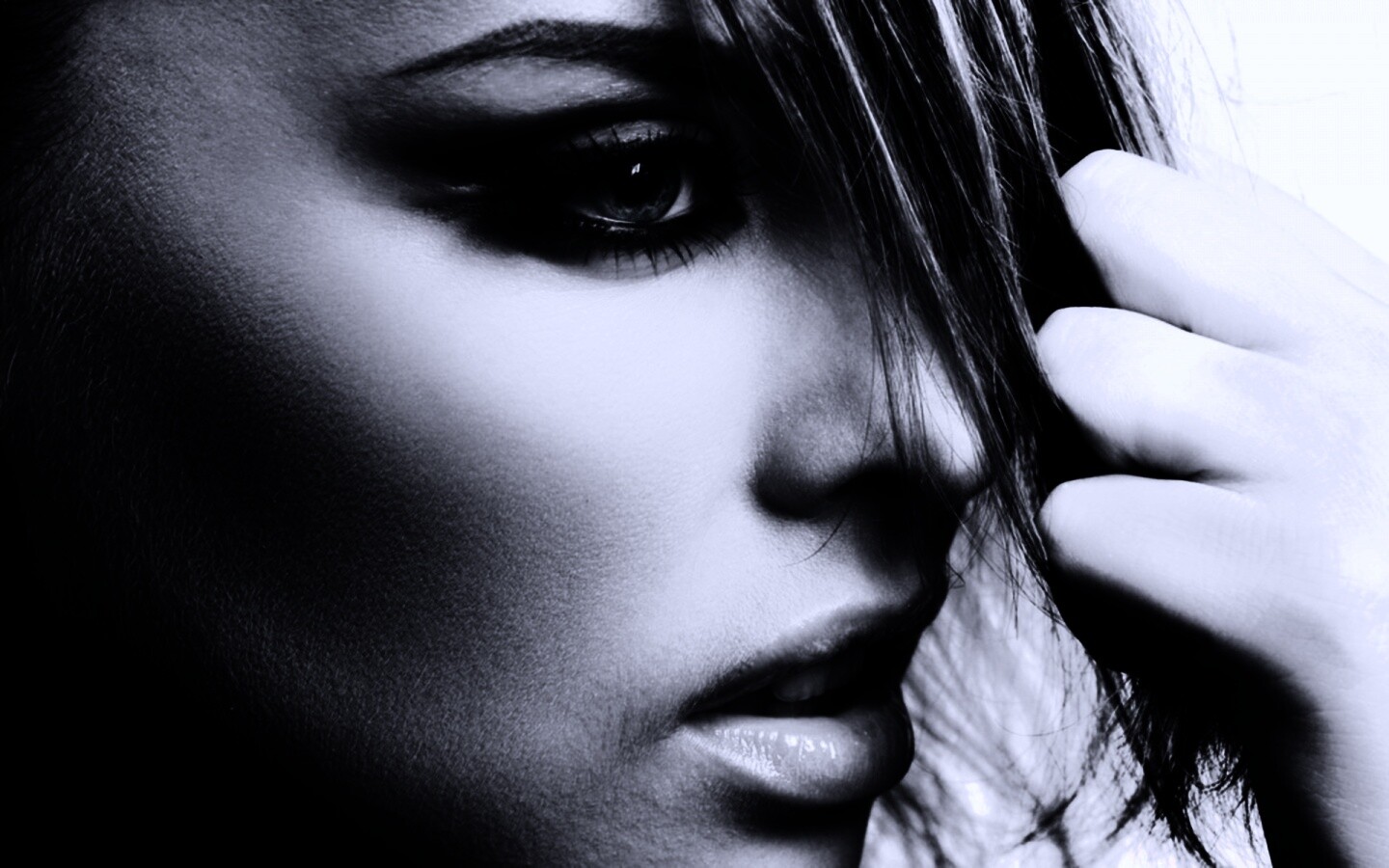 Глаза цвета моря обои