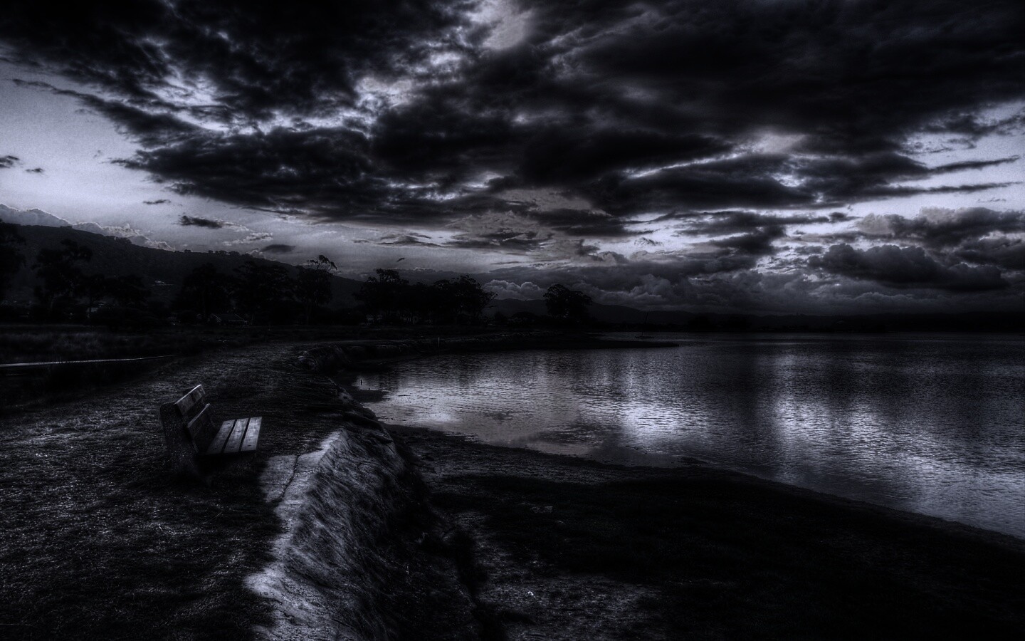 Скамейка у озера обои