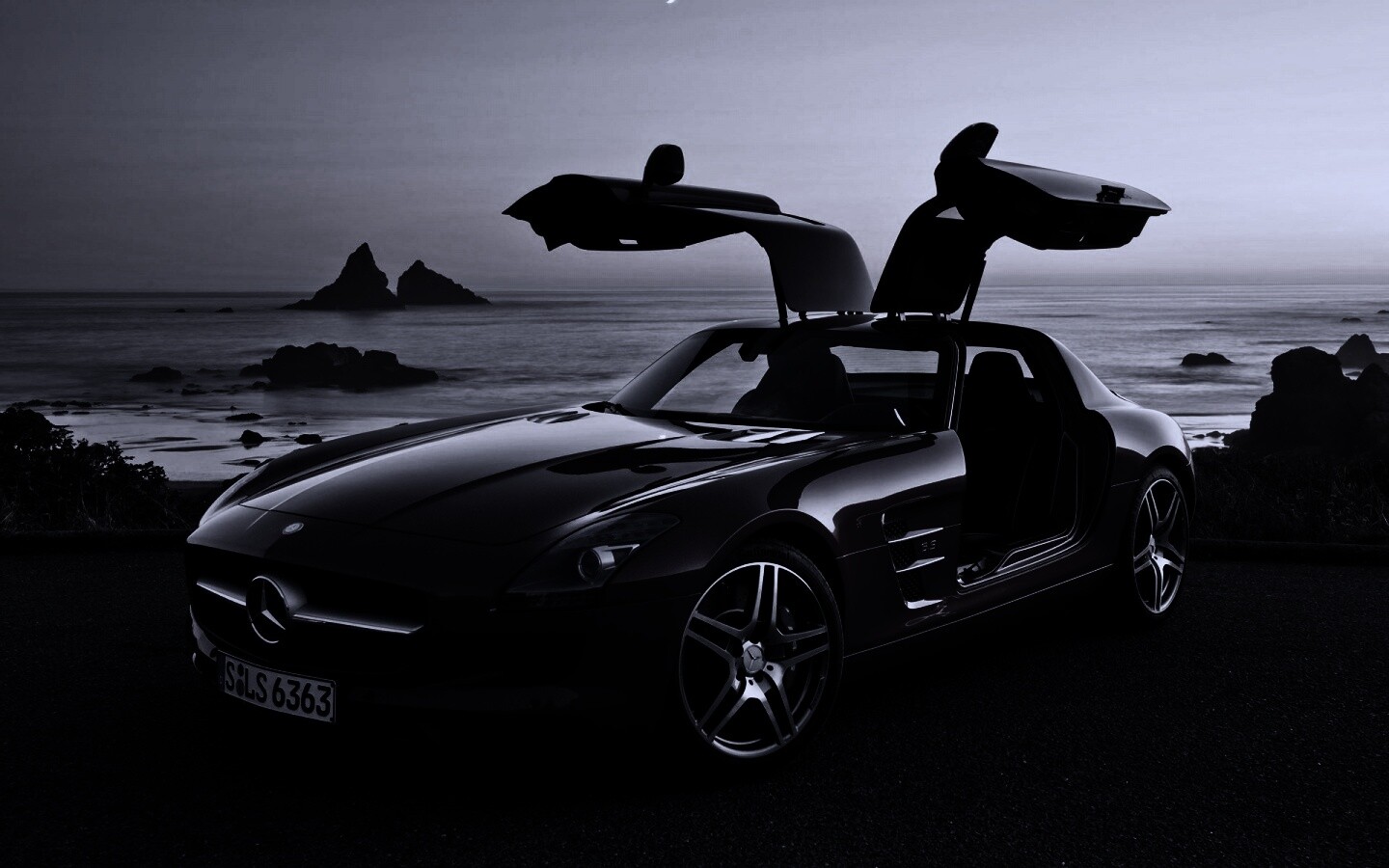 Мерседес на побережье обои