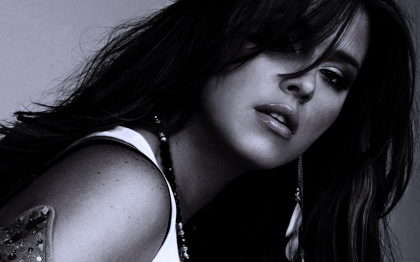 Брюнетка обои