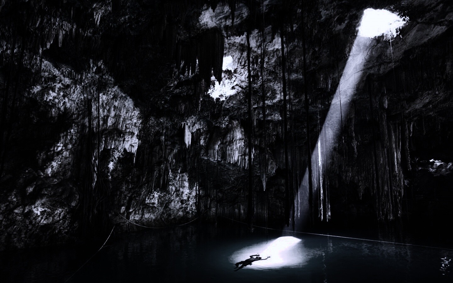 Пещера сталактитов обои