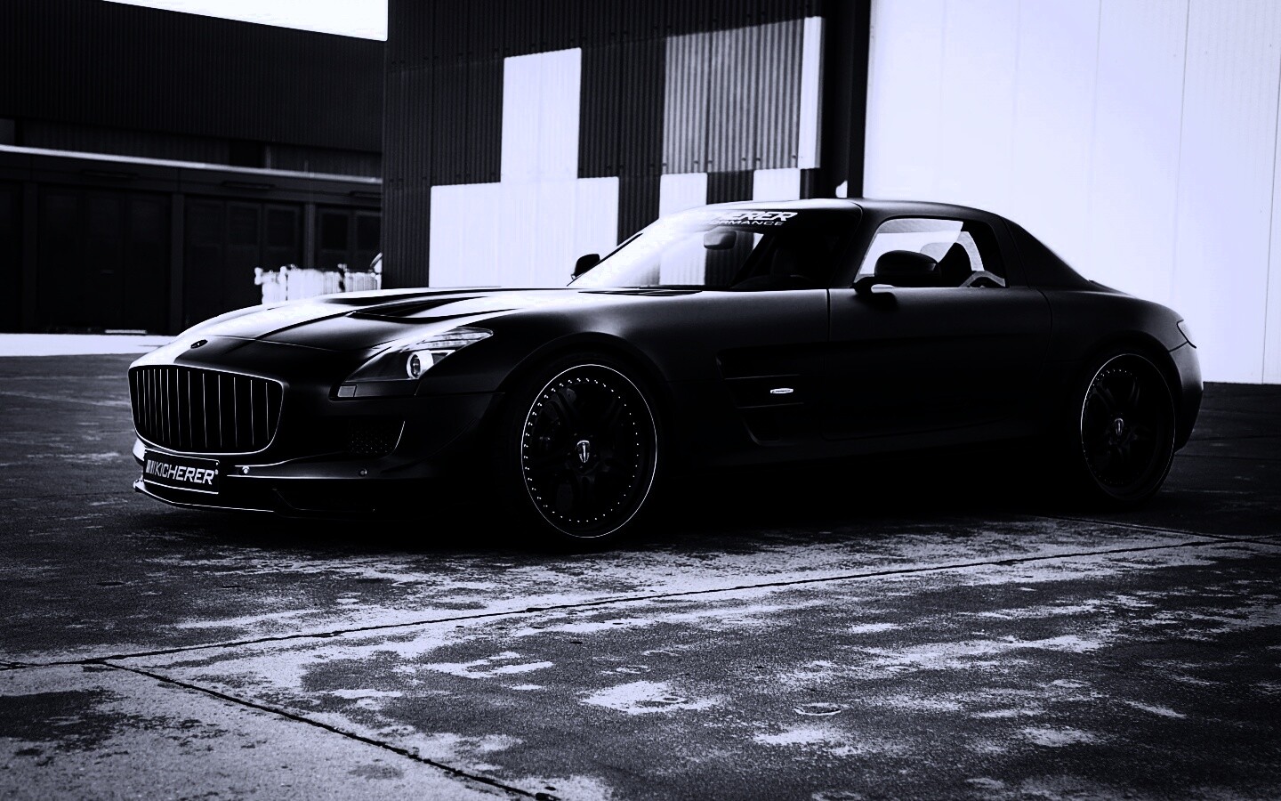 Черный спорткар обои