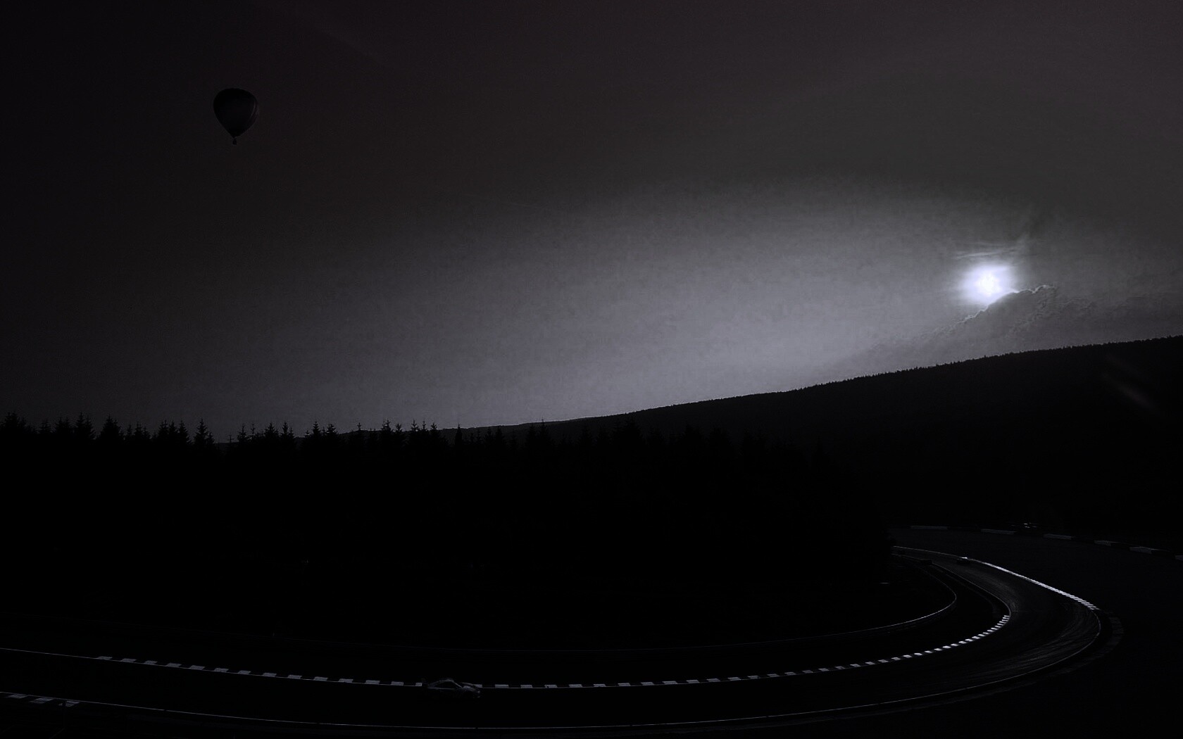 Воздушный шар над треком обои