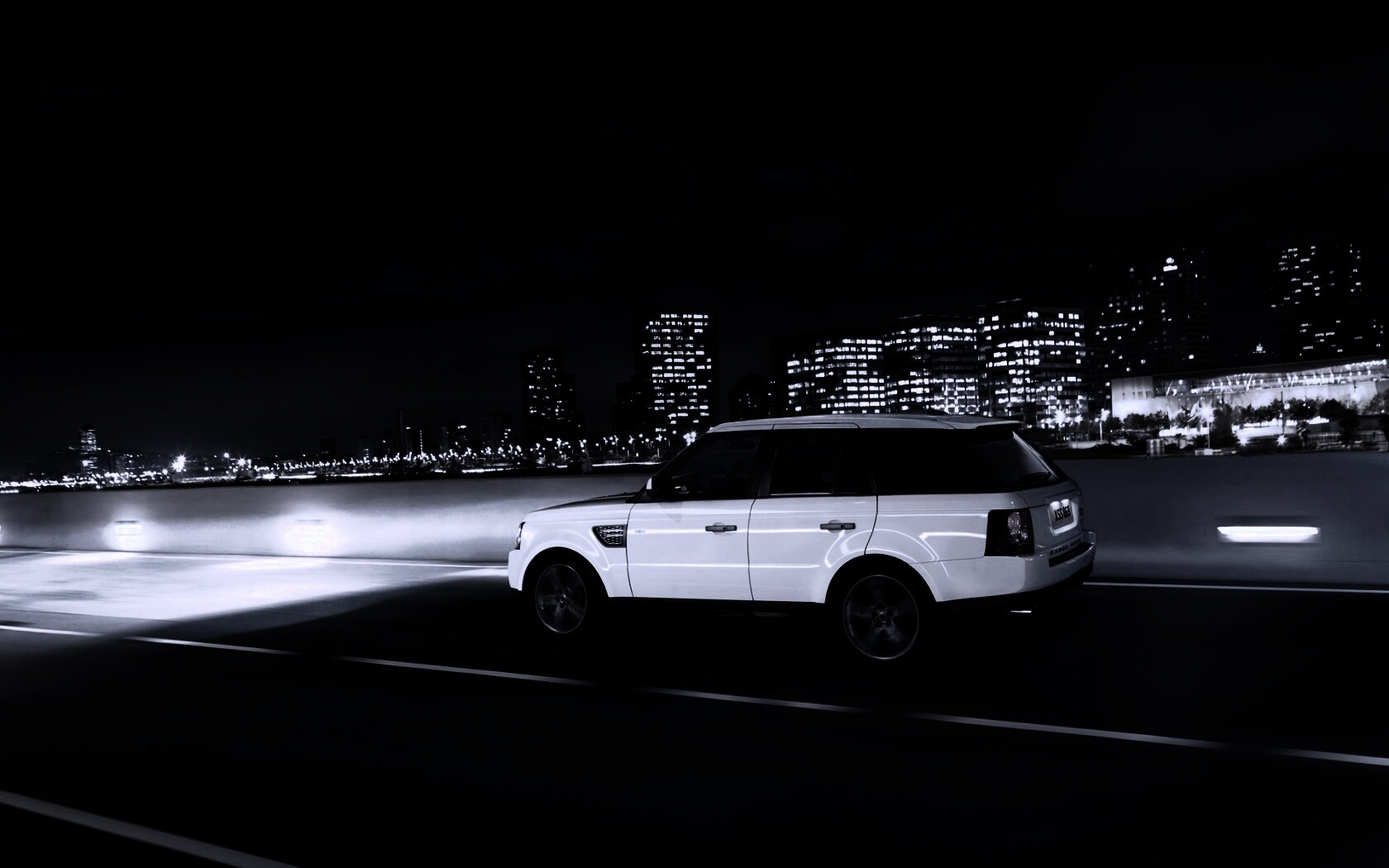 Белый Лэнд Ровер обои