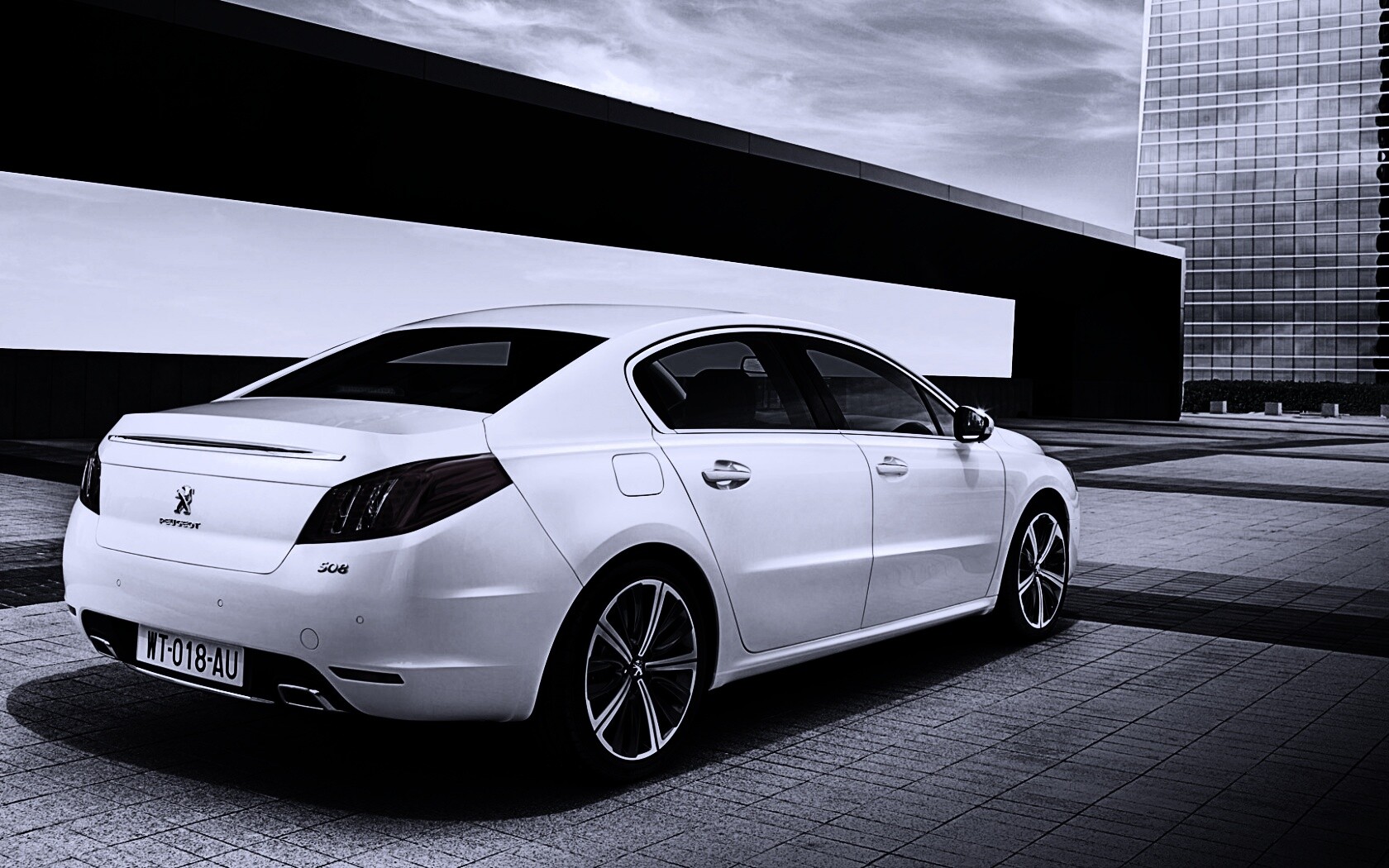 Пежо 308 на стоянке обои