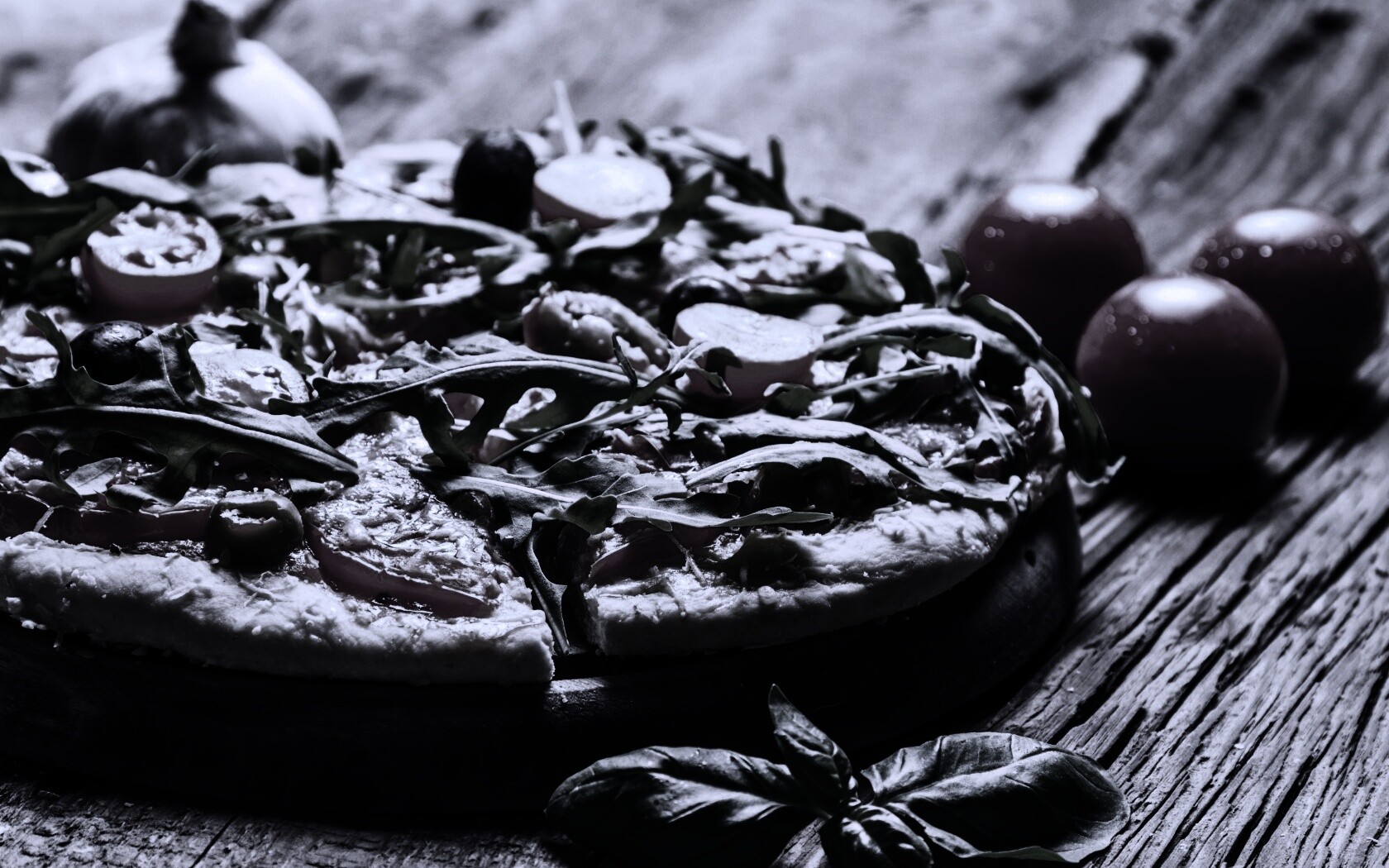 Свежая пицца с рукколой обои