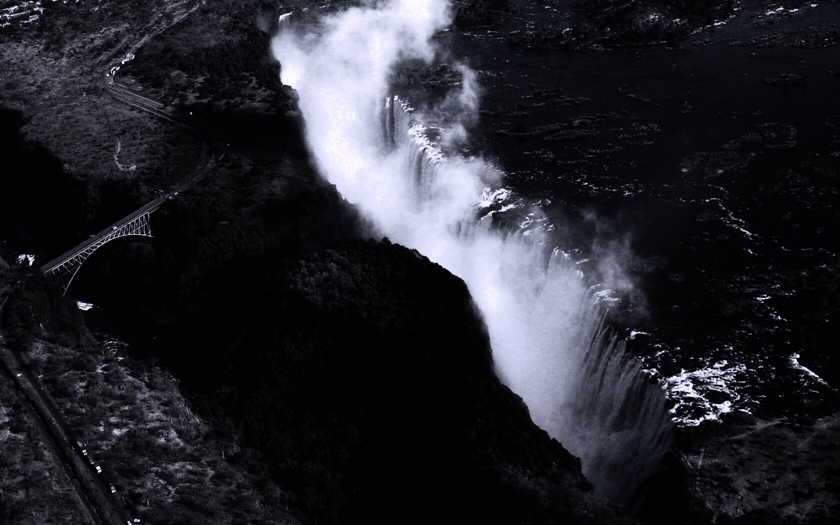Живописный водопад обои