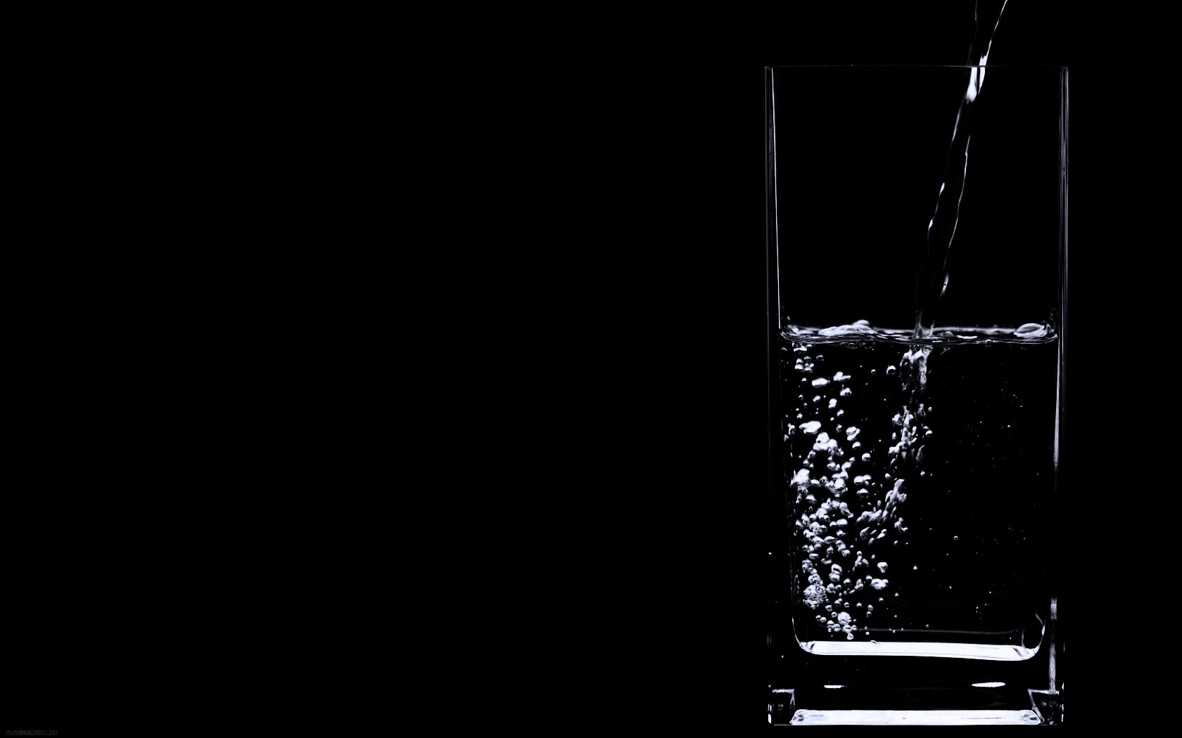 Вода в стакане обои