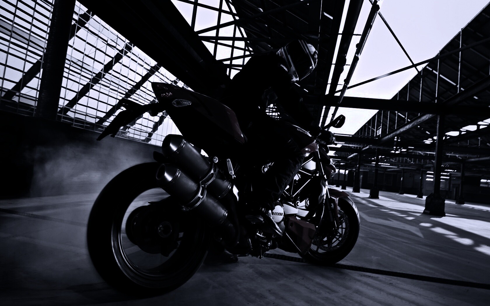 Пробуксовка на мотоцикле обои