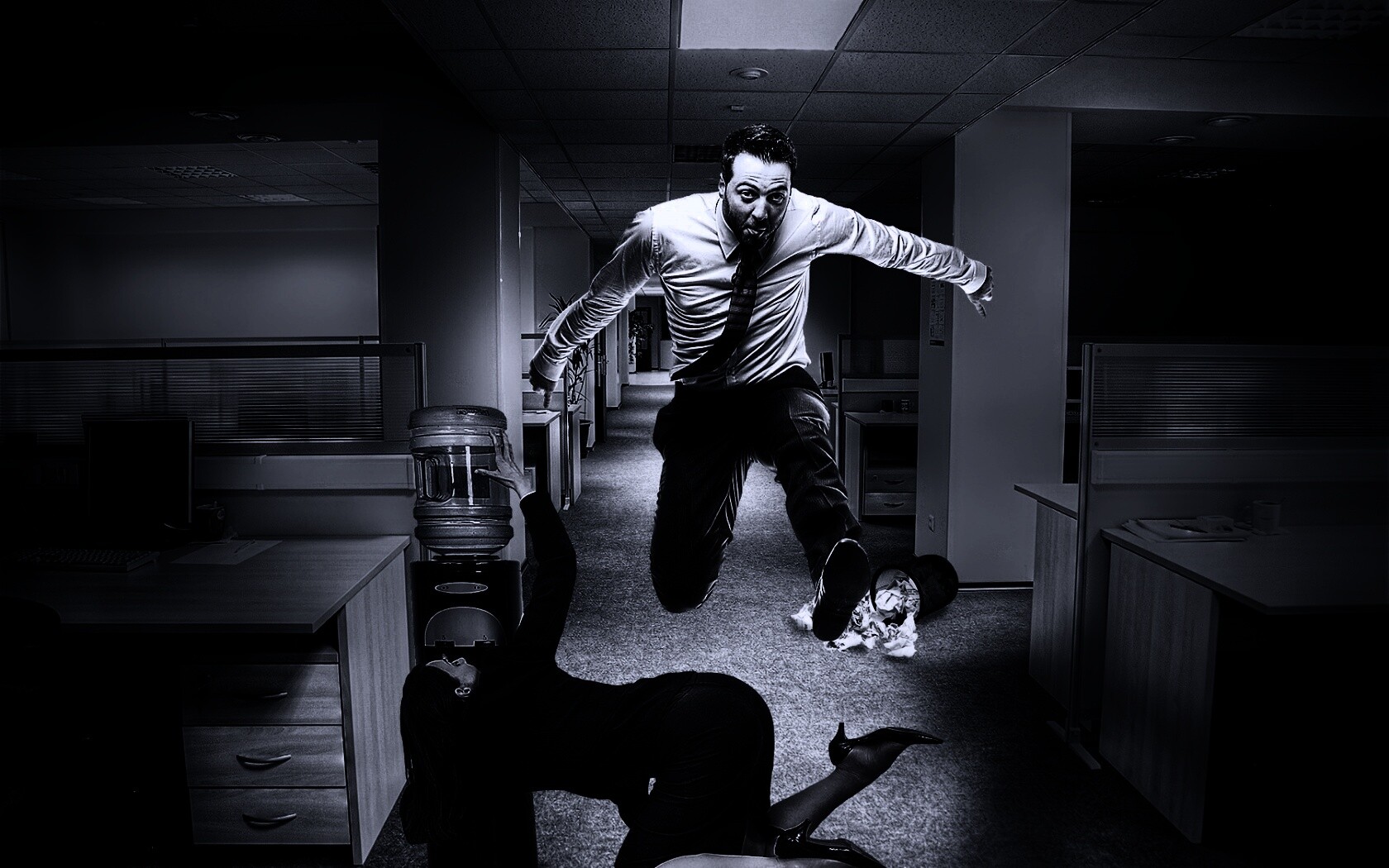 Ещё один день в офисе обои