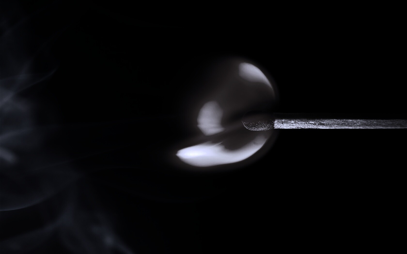 Горящая спичка обои