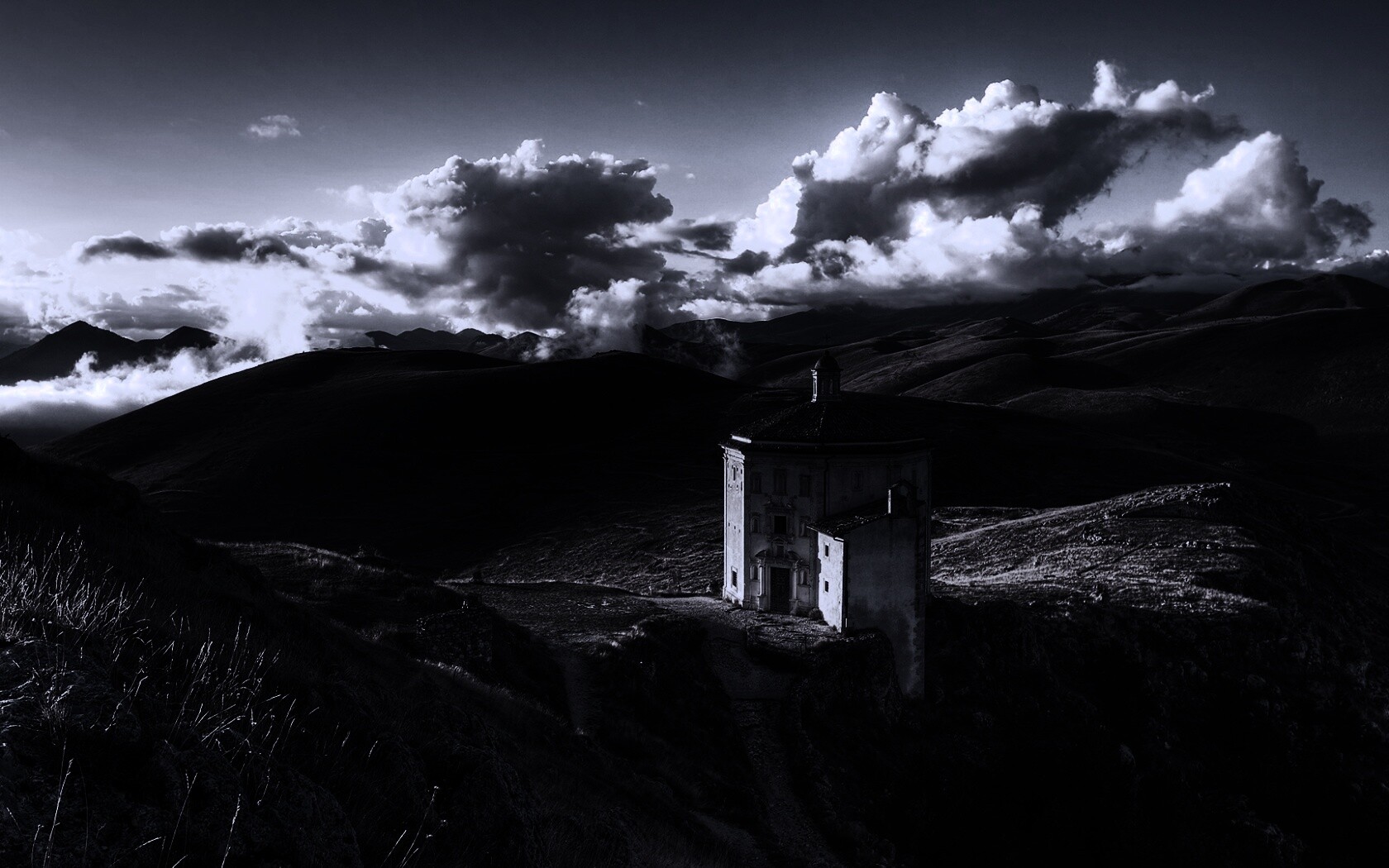 Горная церковь обои
