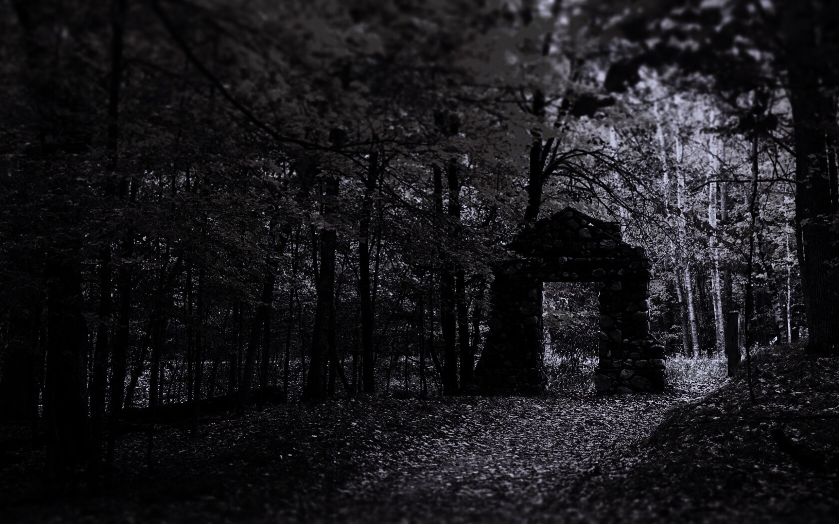 Каменная арка в осеннем лесу обои