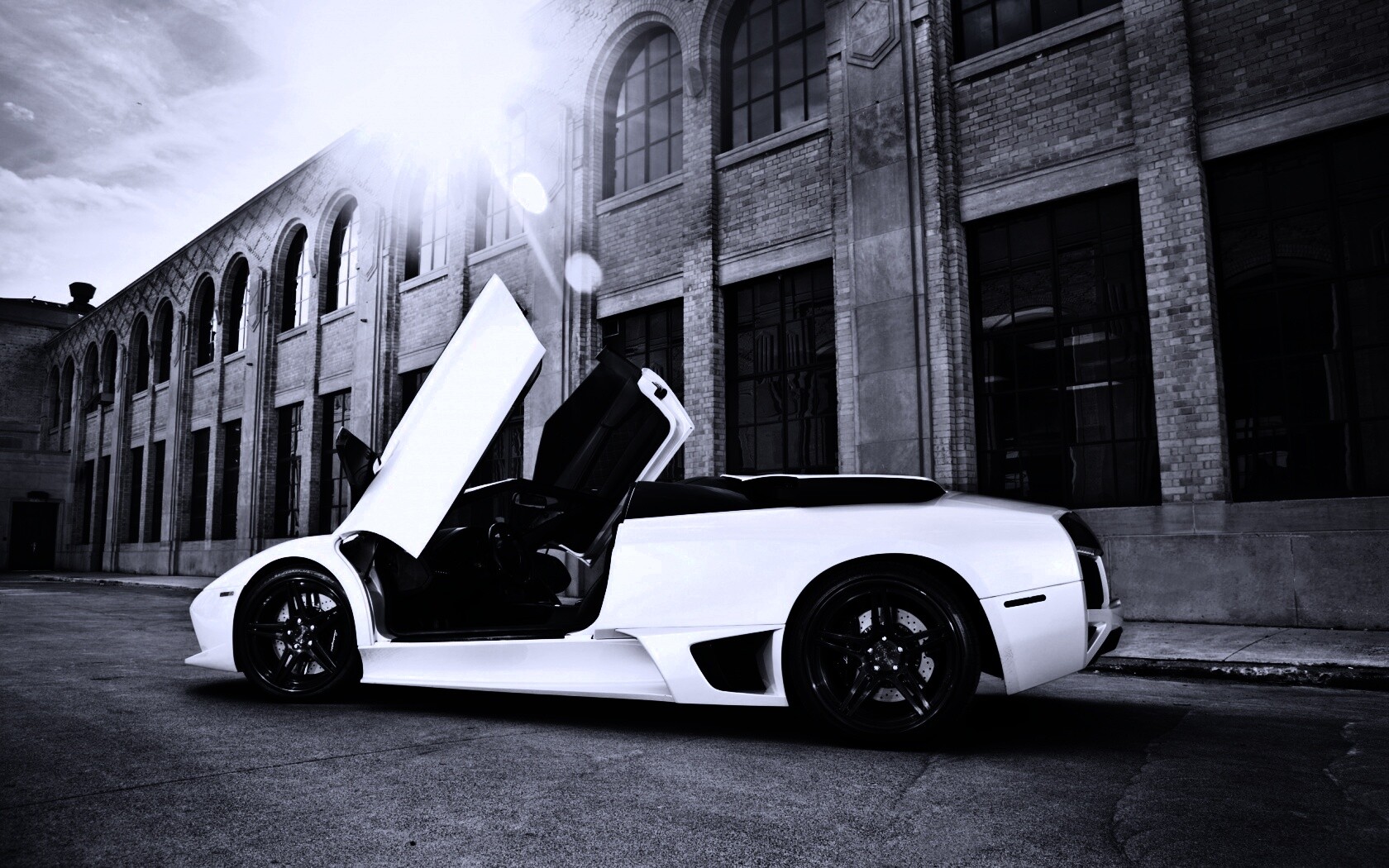 Белая Ламборгини Мурсьелаго обои